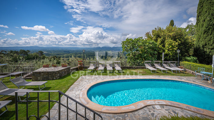 Image No.10-8 Bed Country House for sale