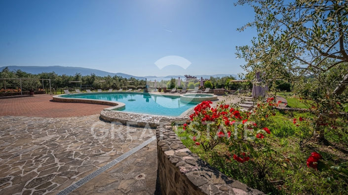 Image No.13-13 Bed Country House for sale