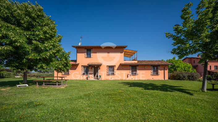 Image No.18-13 Bed Country House for sale