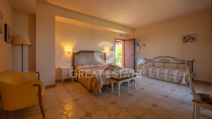 Image No.36-13 Bed Country House for sale