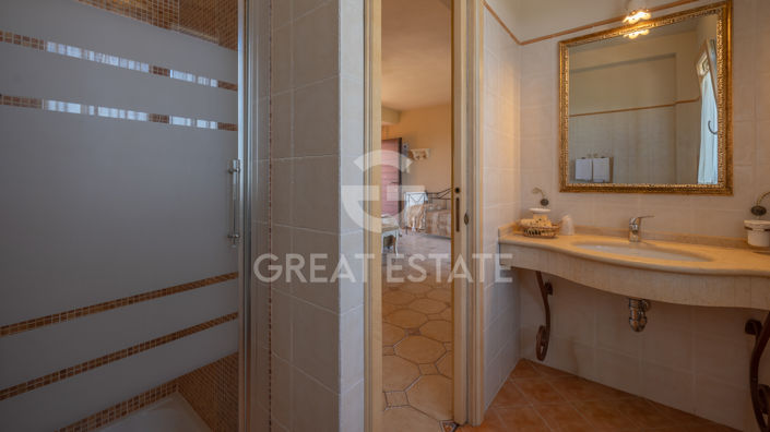 Image No.37-13 Bed Country House for sale