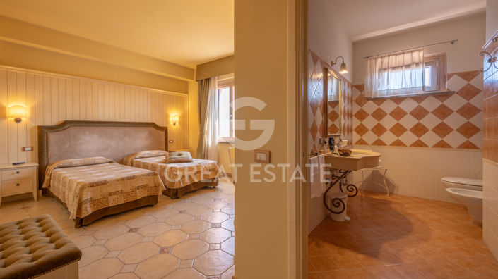 Image No.39-13 Bed Country House for sale