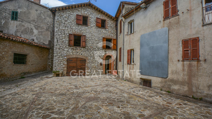 Image No.8-3 Bed Property for sale