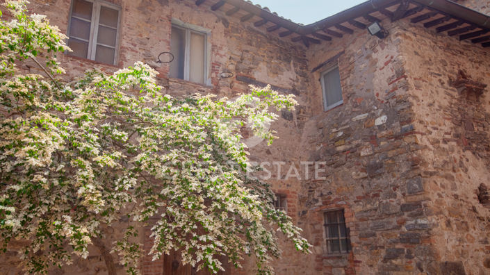 Image No.11-4 Bed Property for sale