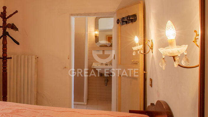 Image No.23-4 Bed Property for sale