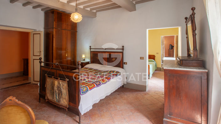 Image No.27-4 Bed Property for sale
