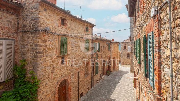Image No.37-4 Bed Property for sale