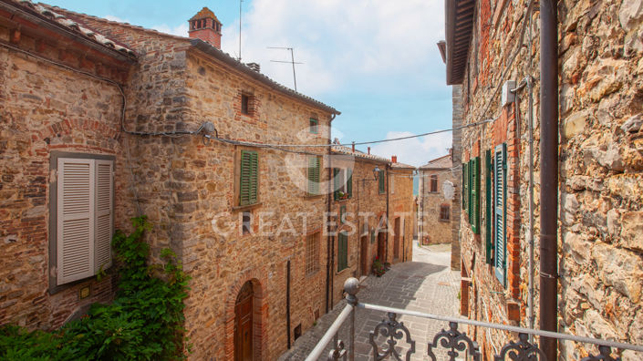 Image No.4-4 Bed Property for sale