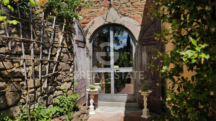 Image No.19-12 Bed Country House for sale