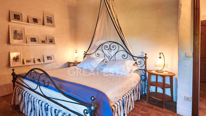 Image No.35-12 Bed Country House for sale