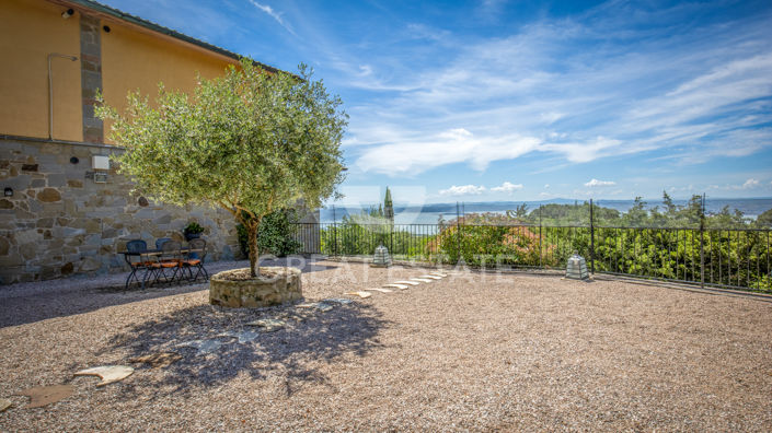 Image No.16-14 Bed Villa for sale