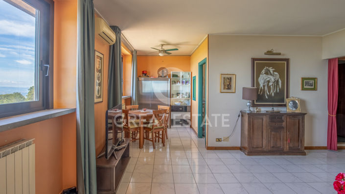 Image No.25-14 Bed Villa for sale