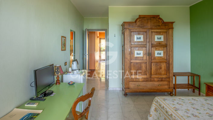 Image No.30-14 Bed Villa for sale