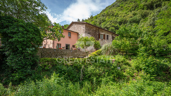 Image No.13-19 Bed Farmhouse for sale