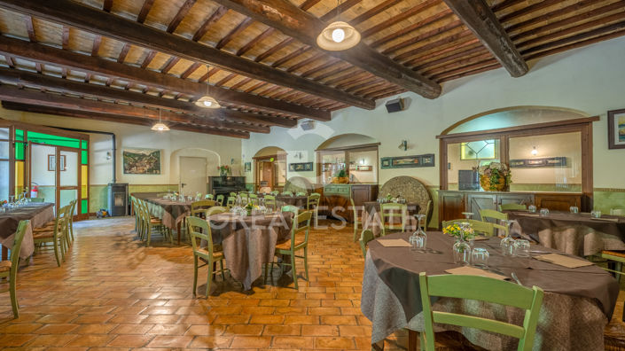 Image No.17-19 Bed Farmhouse for sale