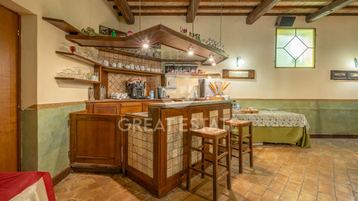 Image No.18-19 Bed Farmhouse for sale