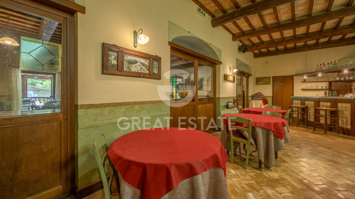 Image No.20-19 Bed Farmhouse for sale