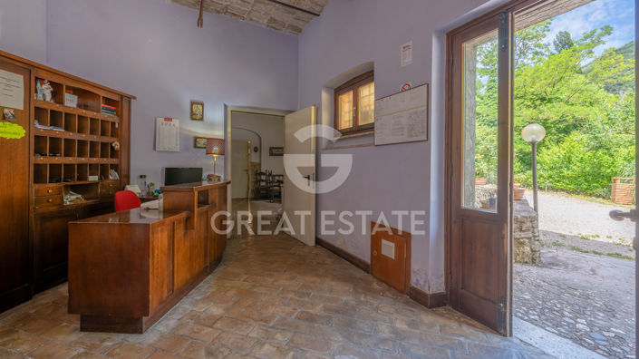Image No.22-19 Bed Farmhouse for sale