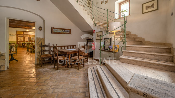 Image No.23-19 Bed Farmhouse for sale