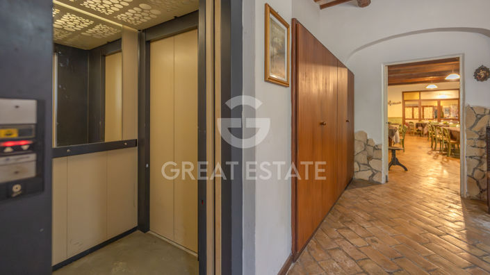 Image No.26-19 Bed Farmhouse for sale
