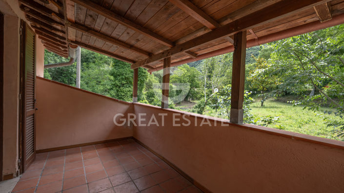 Image No.34-19 Bed Farmhouse for sale