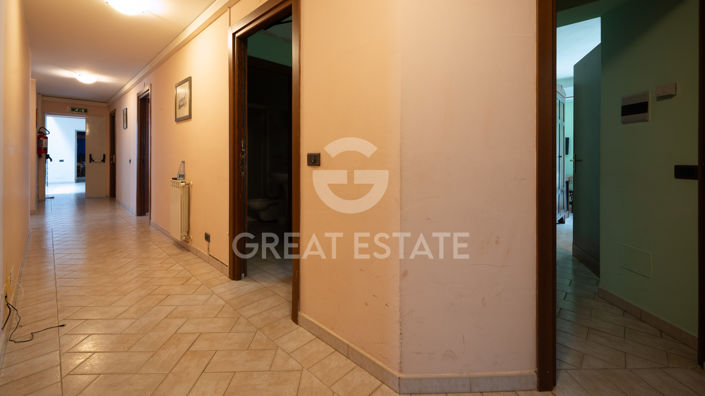 Image No.46-19 Bed Farmhouse for sale