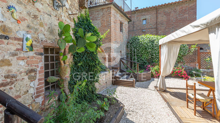 Image No.11-3 Bed Property for sale