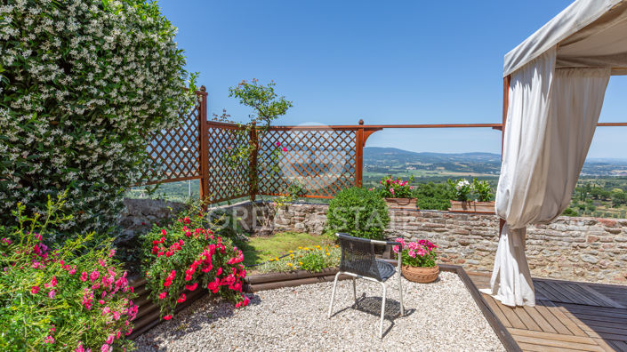 Image No.14-3 Bed Property for sale