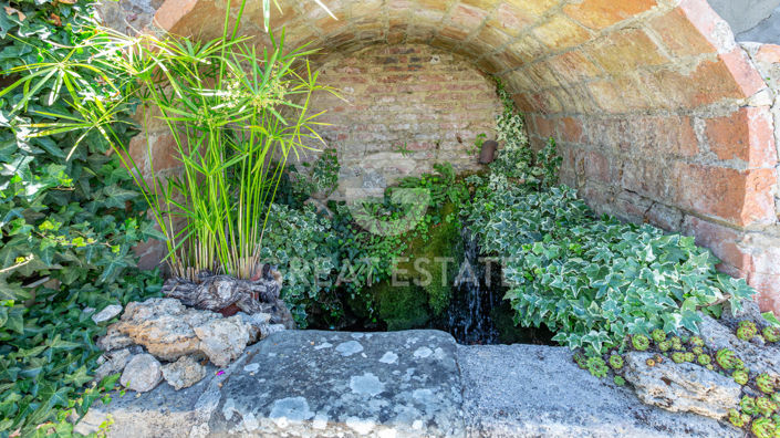 Image No.15-3 Bed Property for sale