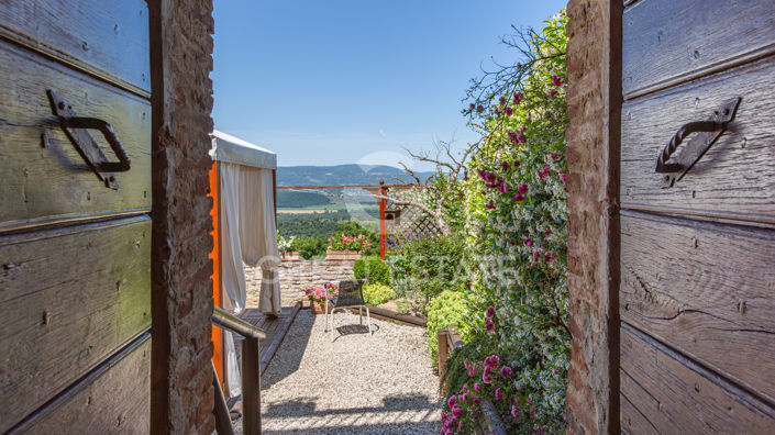 Image No.5-3 Bed Property for sale