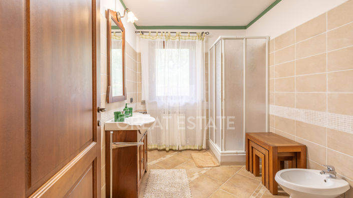 Image No.31-4 Bed Country House for sale
