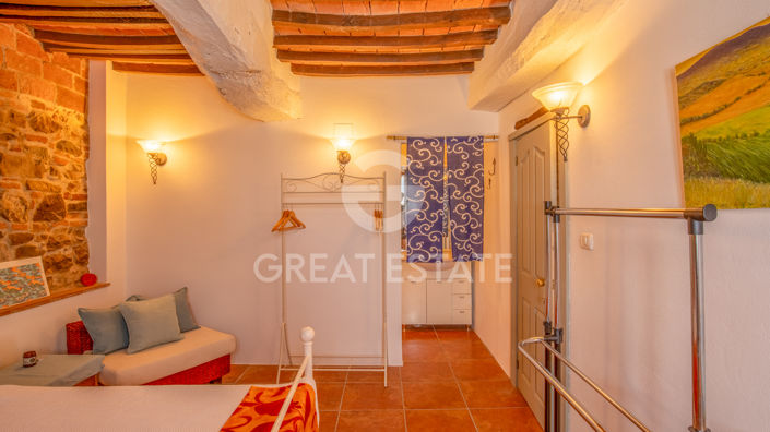 Image No.19-3 Bed Country House for sale