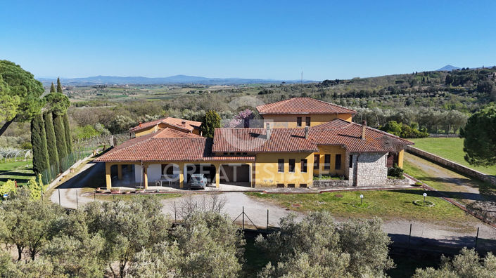 Image No.5-Maison de campagne de 14 chambres à vendre à Montepulciano