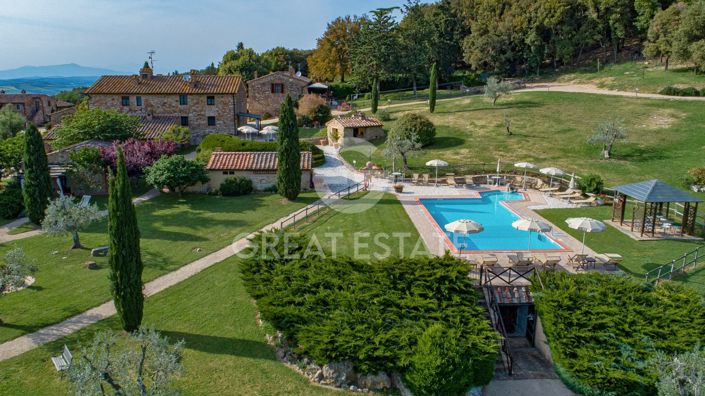 Image No.13-11 Bed Country House for sale