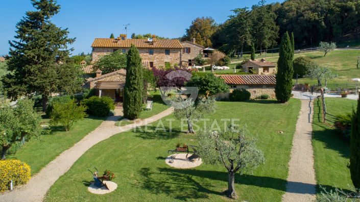 Image No.18-11 Bed Country House for sale
