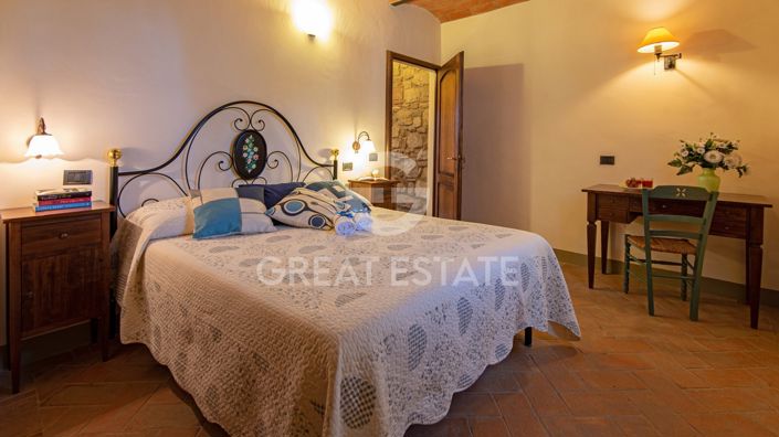 Image No.40-11 Bed Country House for sale