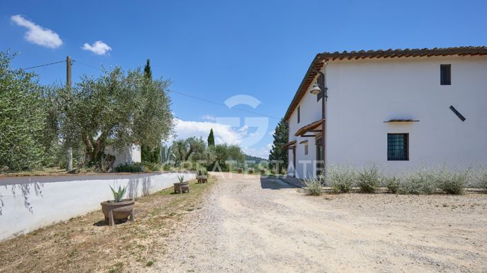 Image No.20-7 Bed Country House for sale