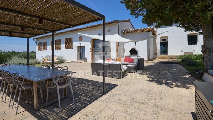 Image No.24-7 Bed Country House for sale