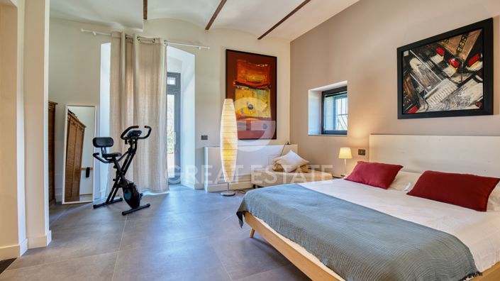 Image No.46-7 Bed Country House for sale