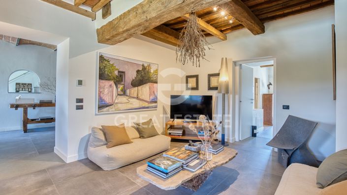 Image No.6-7 Bed Country House for sale