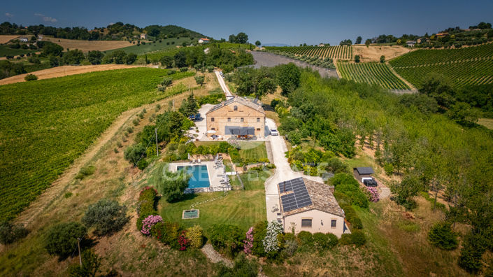 Image No.11-9 Bed Country House for sale