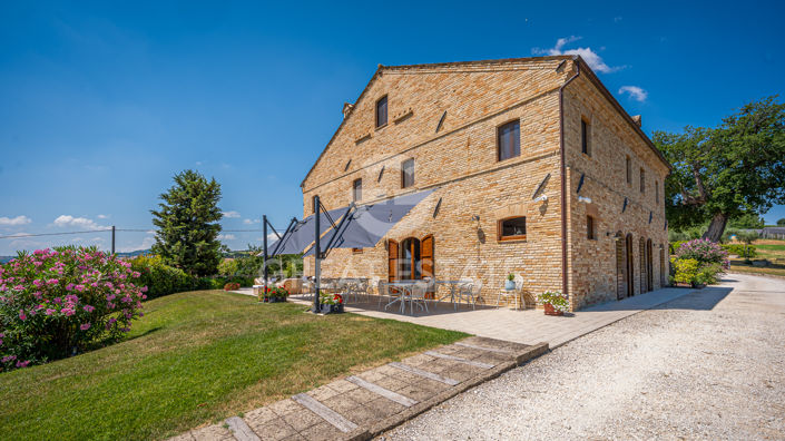 Image No.17-9 Bed Country House for sale