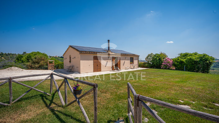 Image No.18-9 Bed Country House for sale