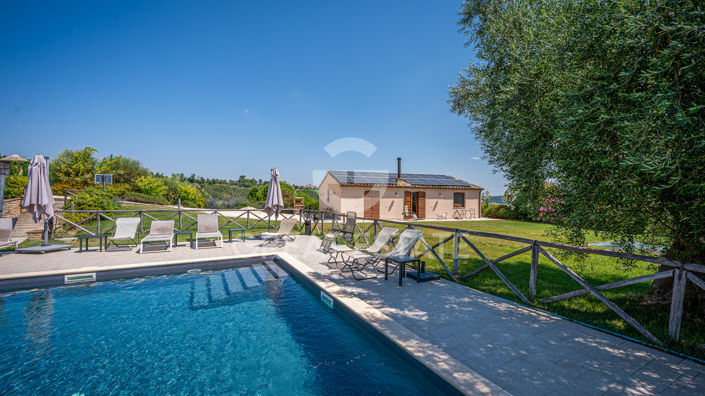 Image No.9-9 Bed Country House for sale