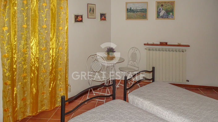 Image No.13-2 Bed Property for sale