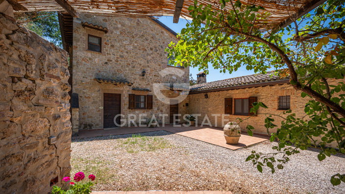 Image No.21-6 Bed Country House for sale