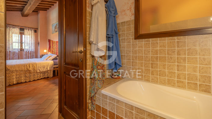 Image No.34-6 Bed Country House for sale