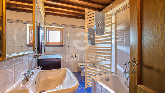 Image No.34-2 Bed Country House for sale