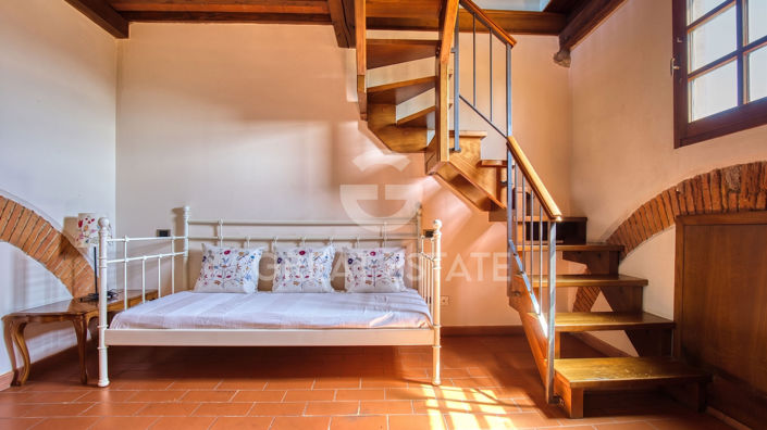 Image No.36-2 Bed Country House for sale