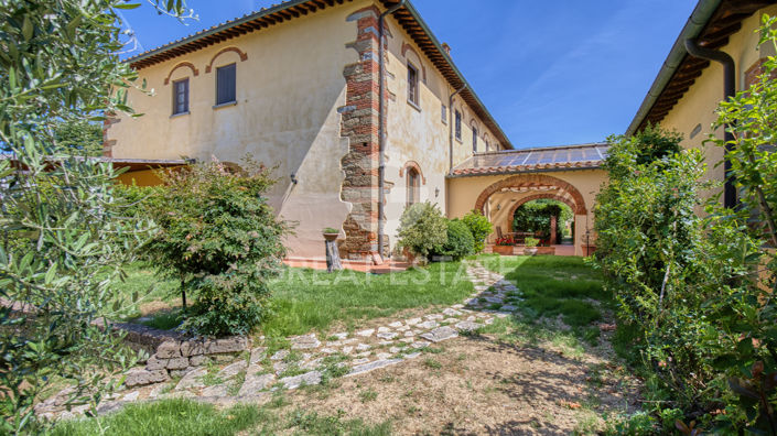 Image No.5-2 Bed Country House for sale